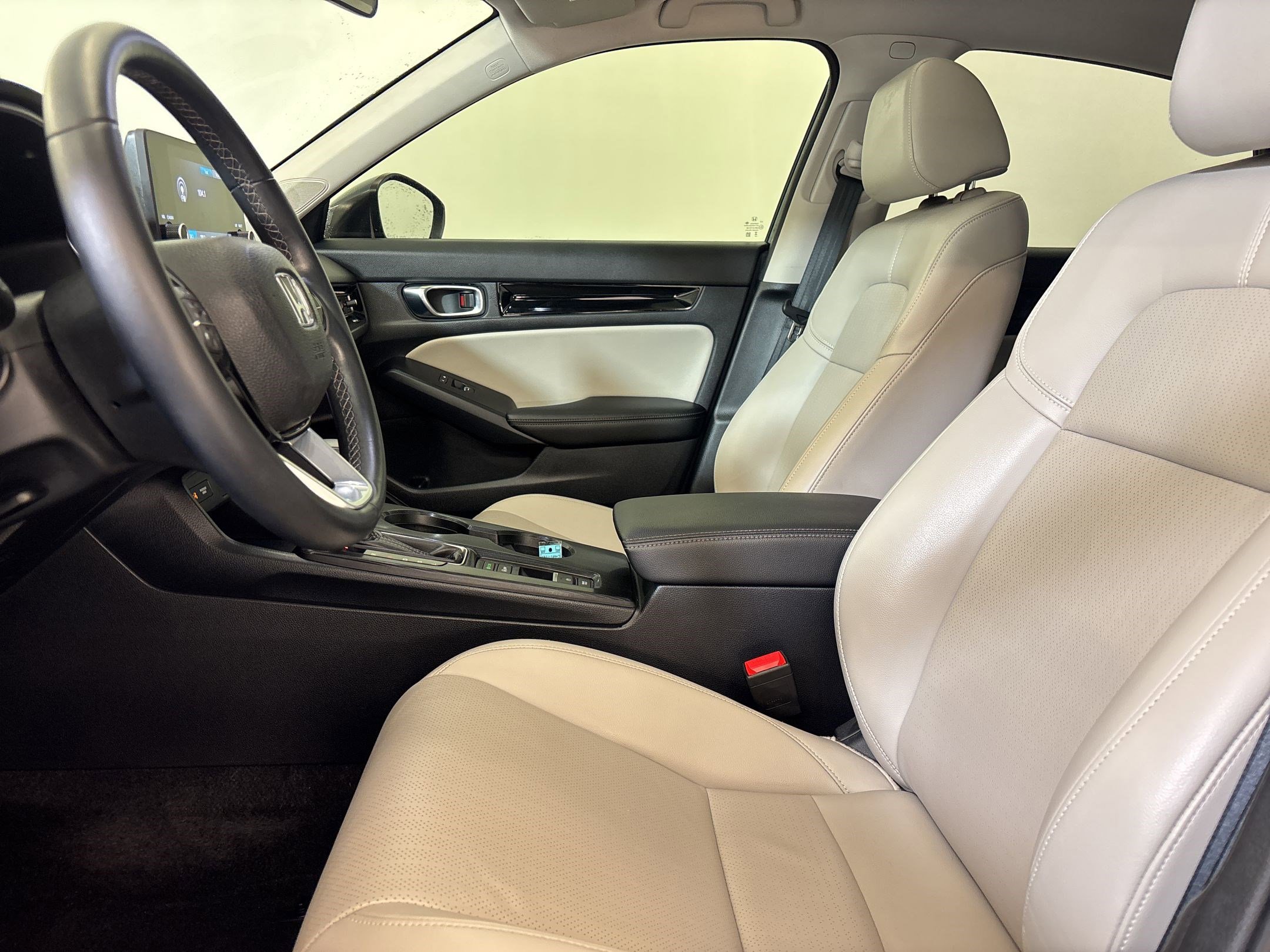 Used 2024 Honda Civic EX-L image 5