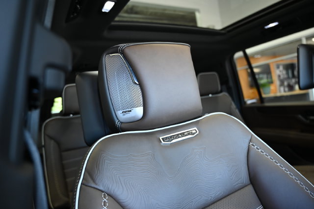 New 2026 GMC Yukon XL Denali Ultimate AWD/4WD image 11