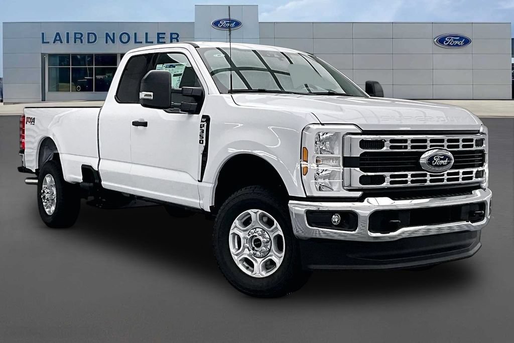 New 2026 Ford F350 XLT w/ FX4 Off-Road Package AWD/4WD image 2