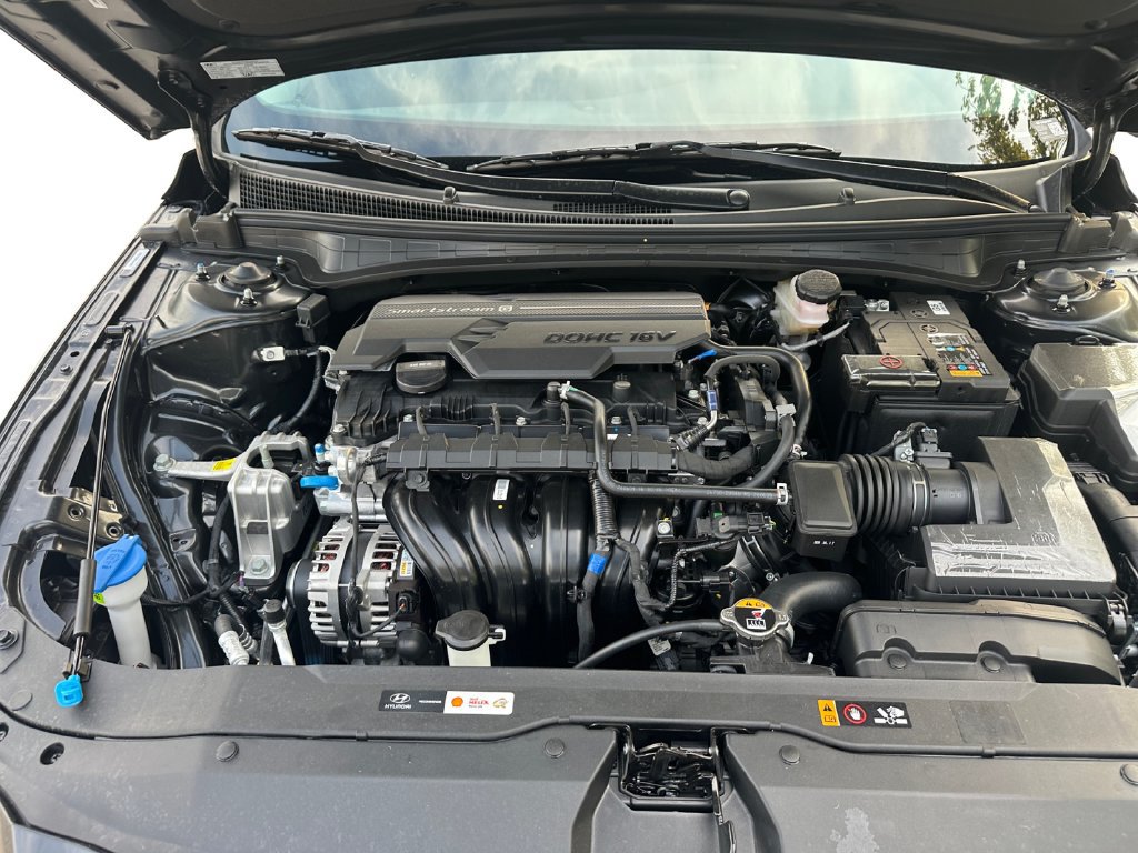 New 2026 Hyundai Elantra Limited FWD image 26