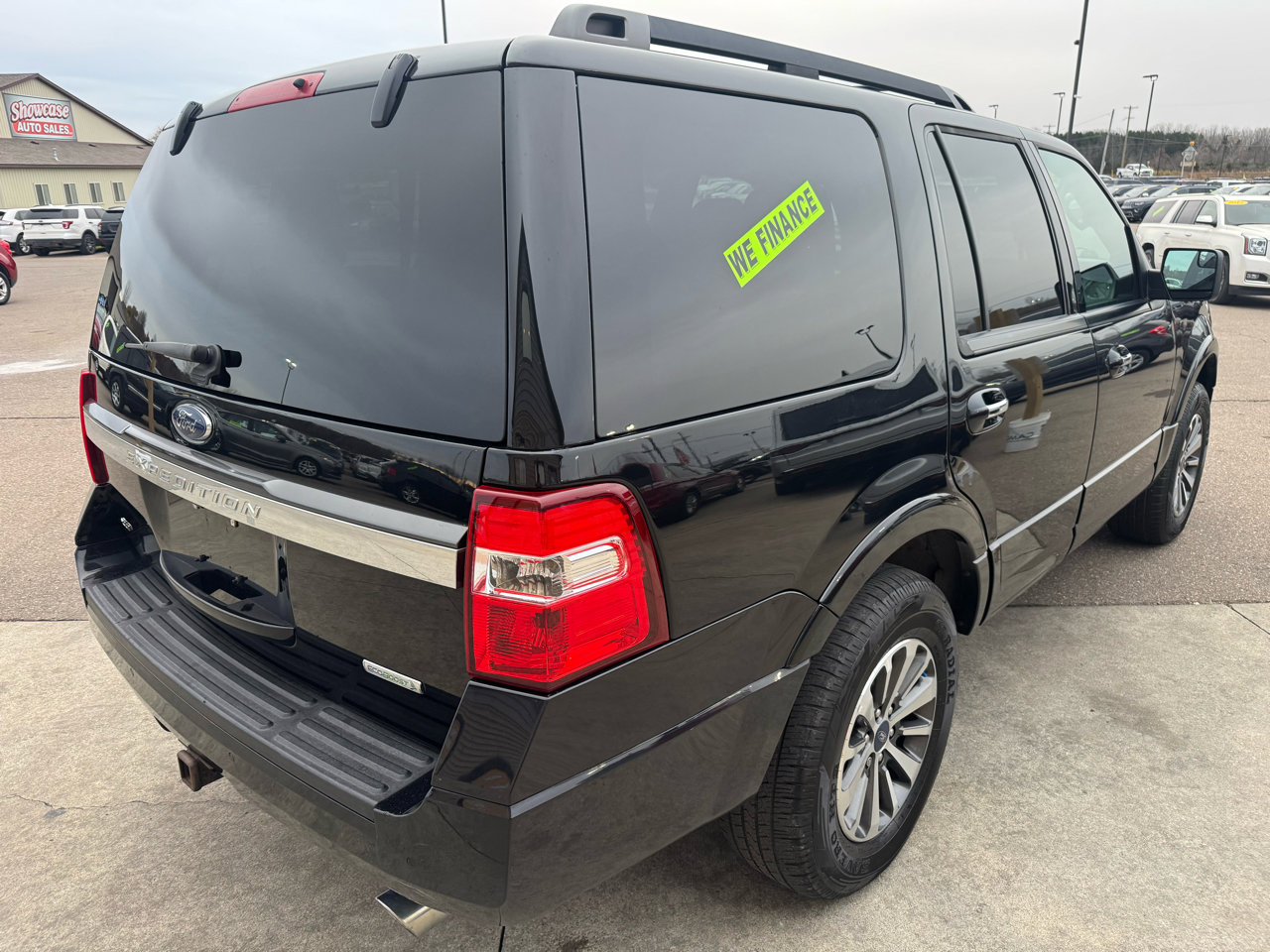 Used 2017 Ford Expedition XLT image 5