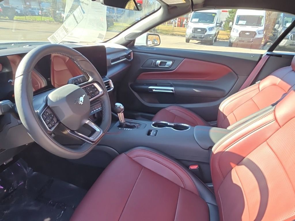 Used 2025 Ford Mustang Premium image 23
