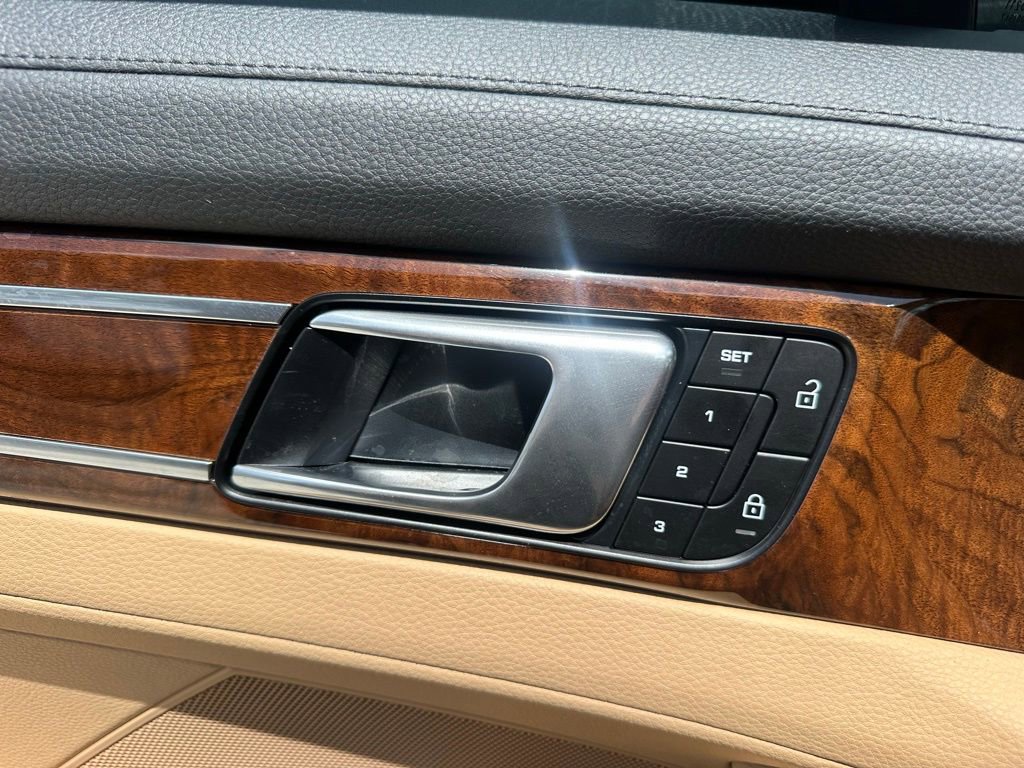 Certified 2023 Porsche Panamera 4 Platinum Edition AWD/4WD image 19