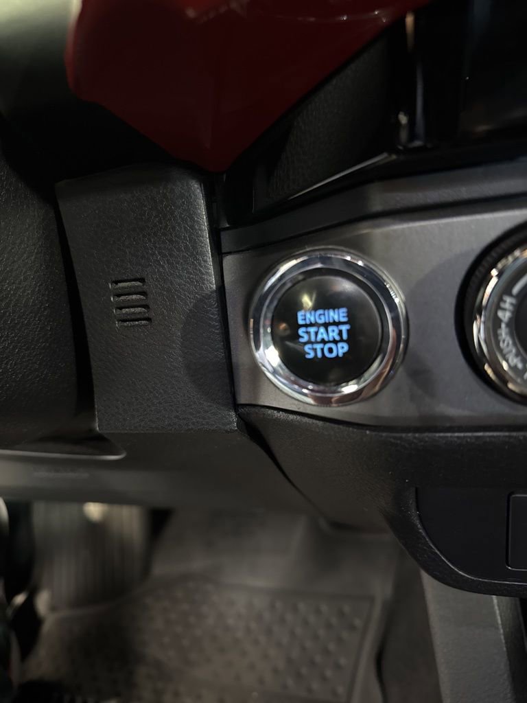 Used 2016 Toyota Tacoma SR image 44