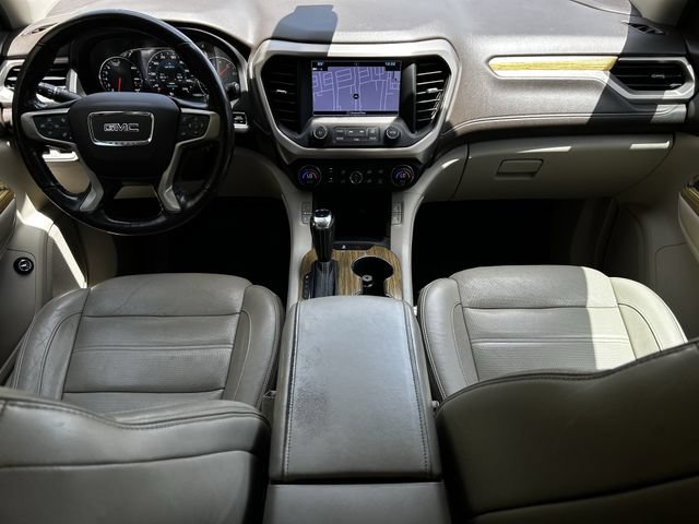 Used 2018 GMC Acadia Denali w/ Technology Package FWD image 11