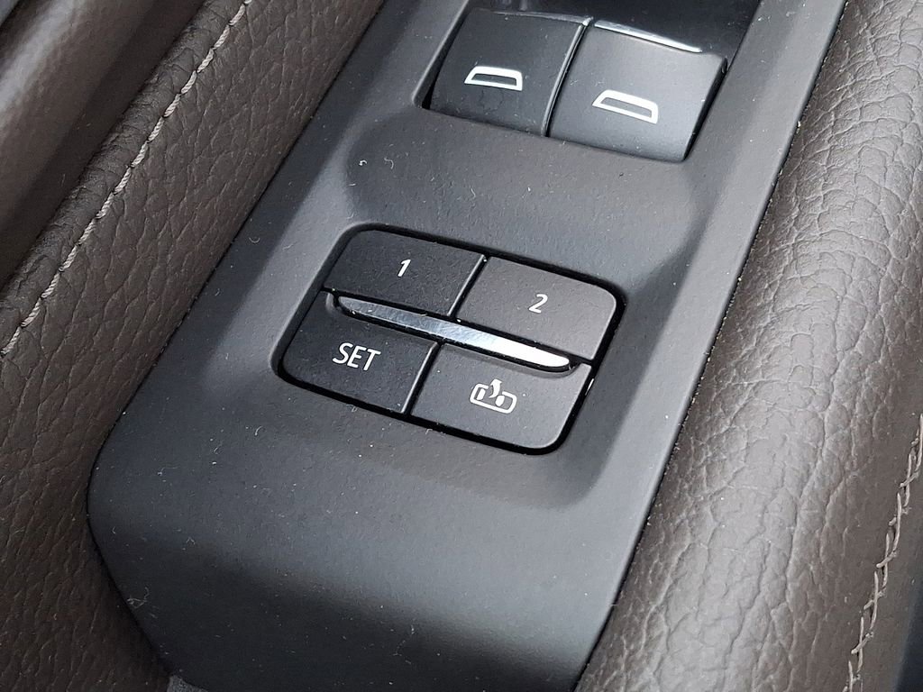 Used 2021 GMC Yukon XL Denali w/ Denali Ultimate Package AWD/4WD image 25