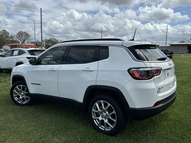 Used 2023 Jeep Compass Latitude image 14