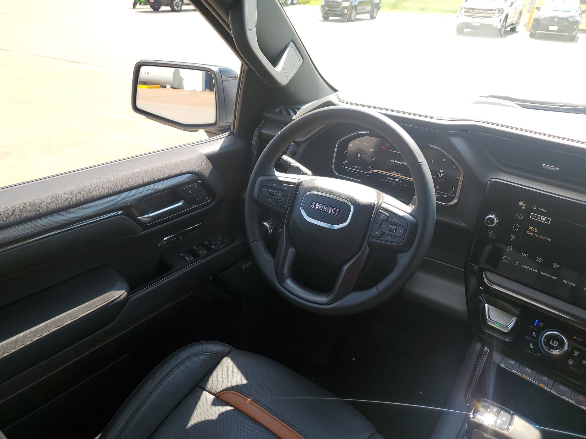 Used 2024 GMC Sierra 1500 AT4 w/ Technology Package AWD/4WD image 17