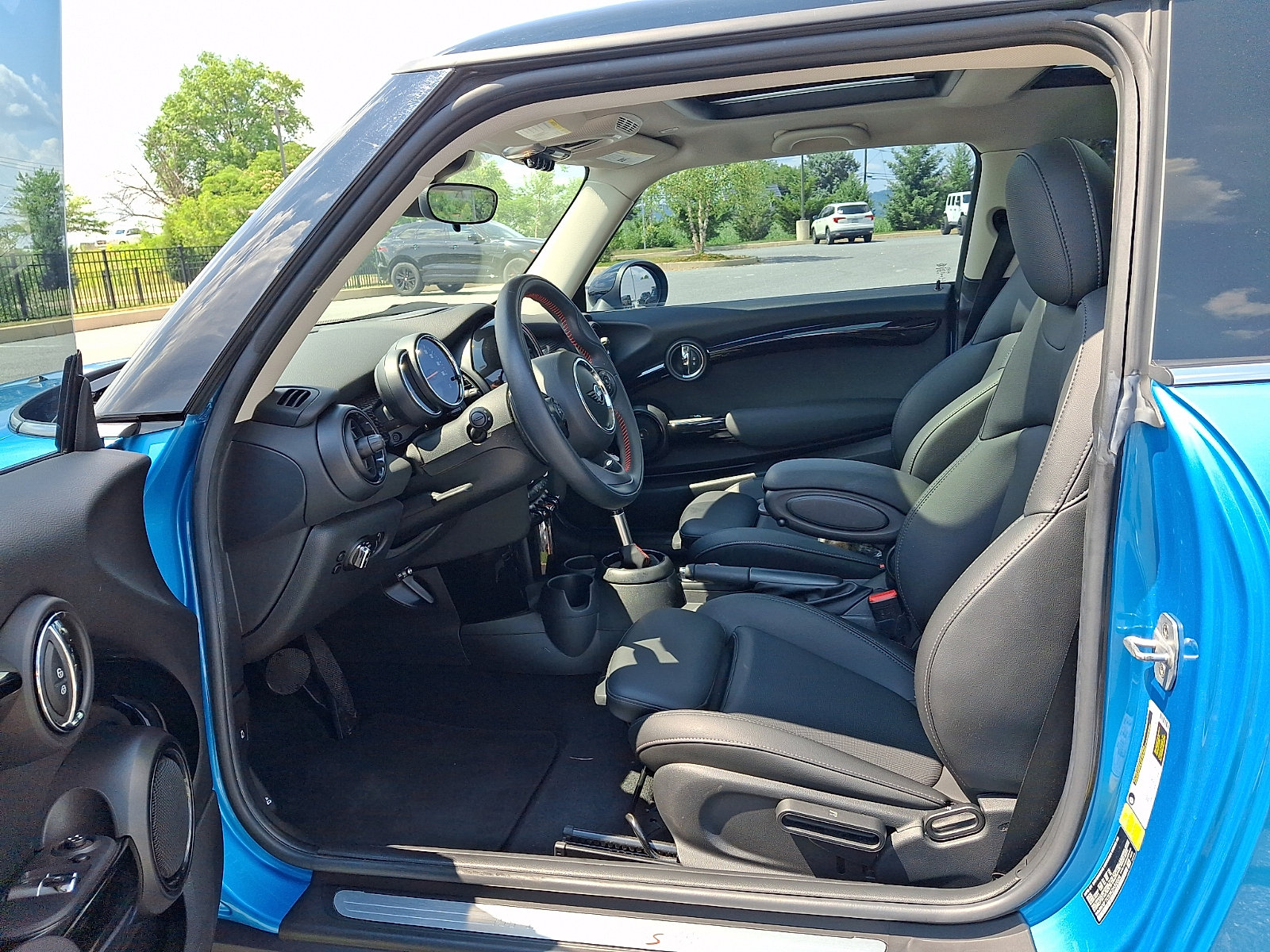Used 2019 MINI Cooper S w/ Signature Upholstery Package FWD image 11