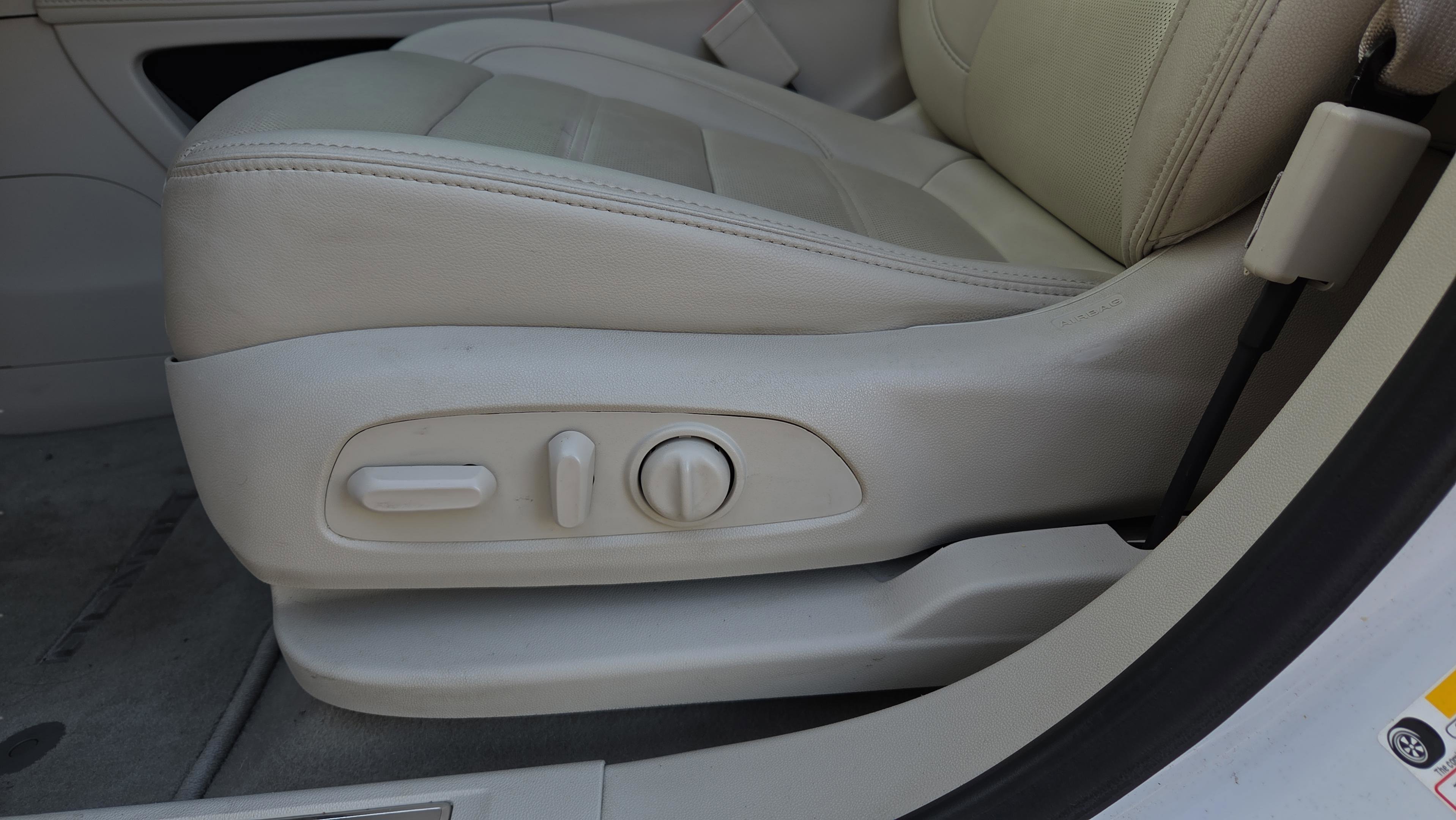 Used 2021 GMC Acadia Denali w/ Denali Technology Package image 21