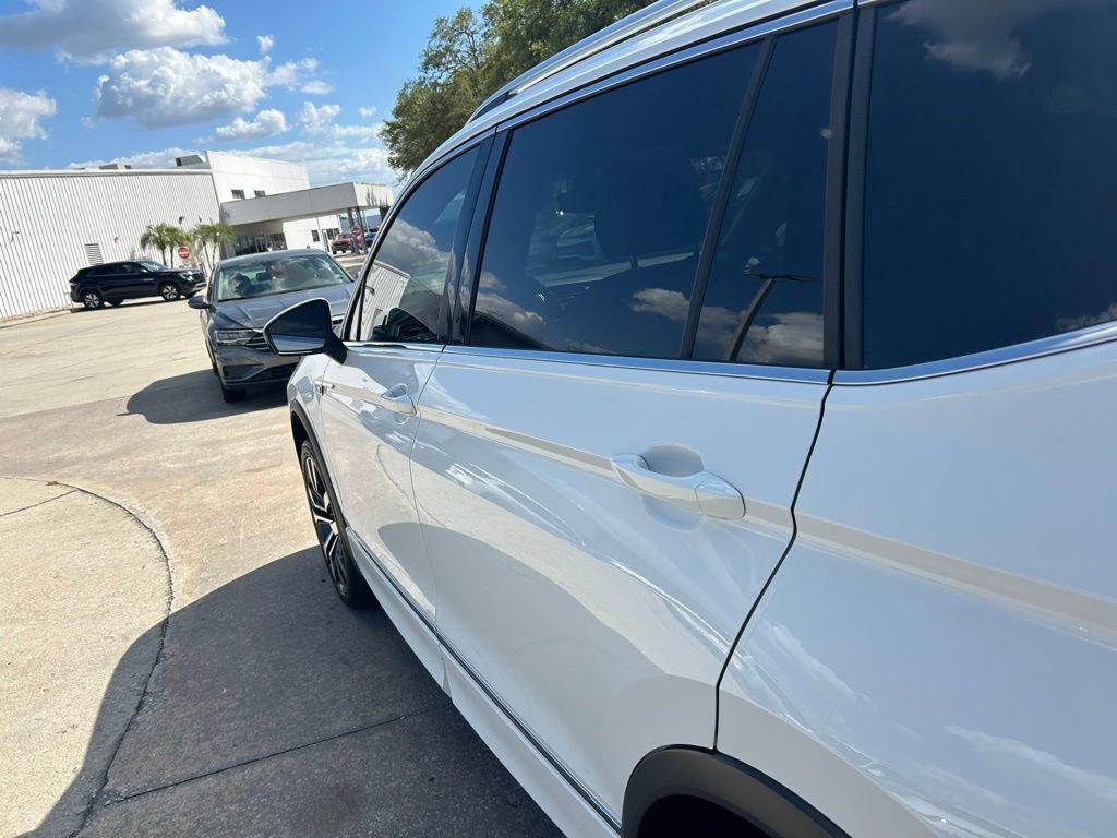 Used 2020 Volkswagen Tiguan SEL Premium R-Line AWD/4WD image 29