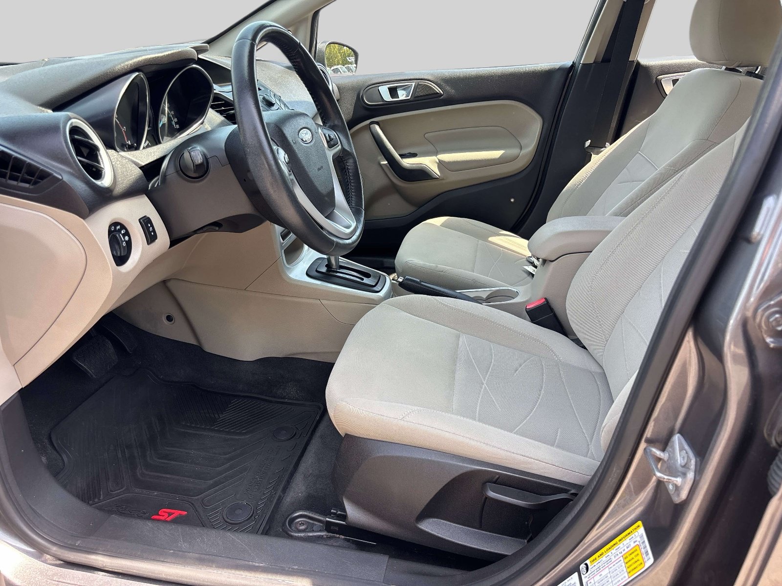 Used 2014 Ford Fiesta SE FWD image 8