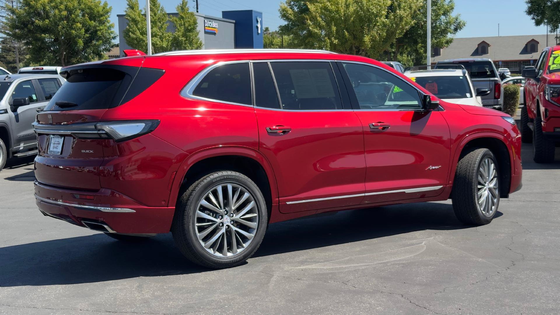 Used 2025 Buick Enclave Avenir w/ Super Cruise Package AWD/4WD image 4