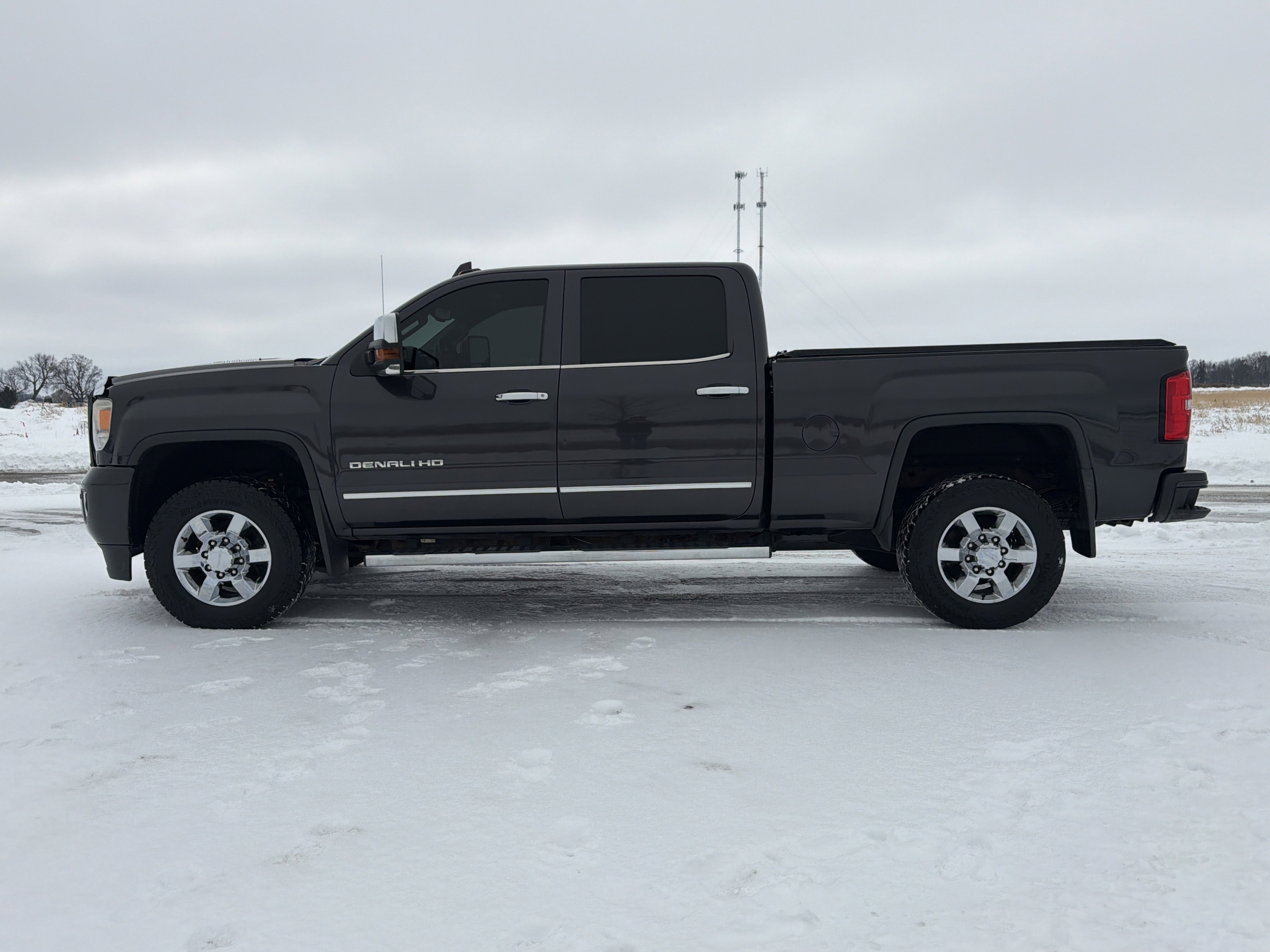 Used 2015 GMC Sierra 3500 Denali w/ Duramax Plus Package image 28