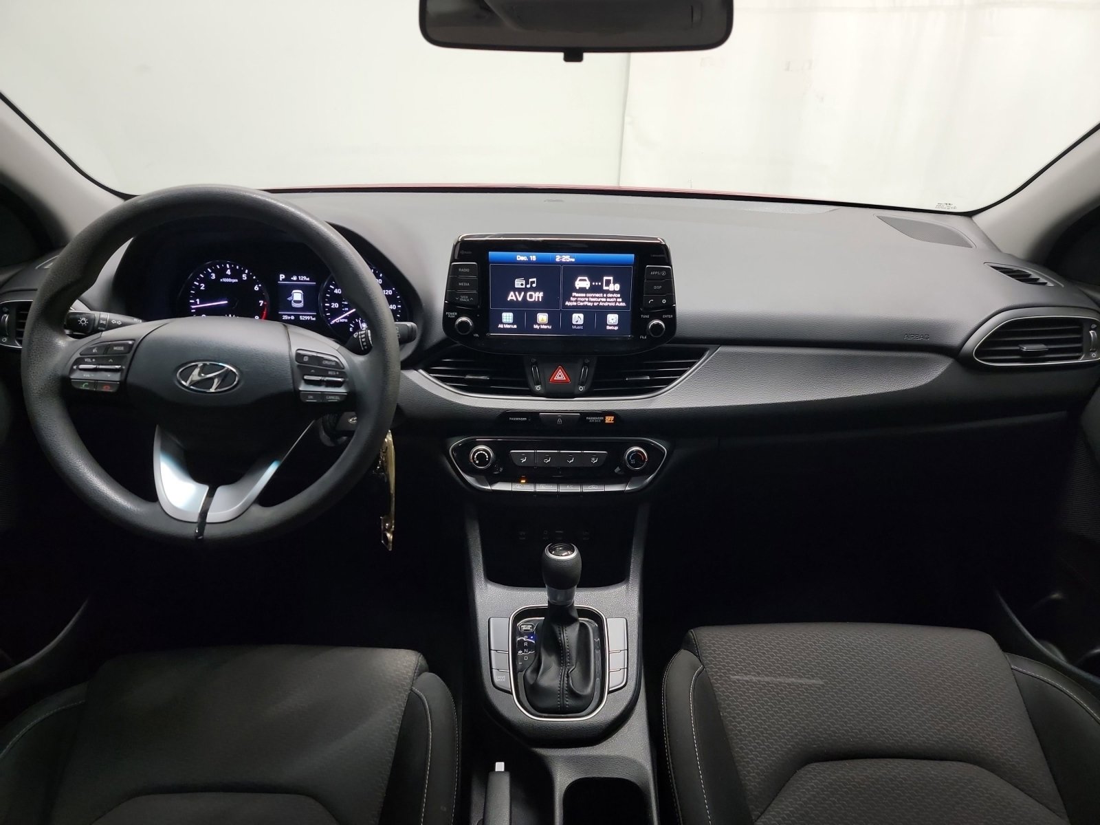 Used 2018 Hyundai Elantra GT image 15
