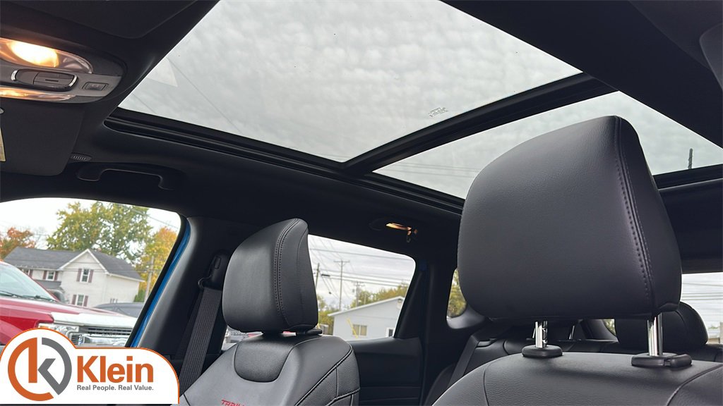 Used 2024 Jeep Compass Trailhawk w/ Trailhawk Elite Group image 17