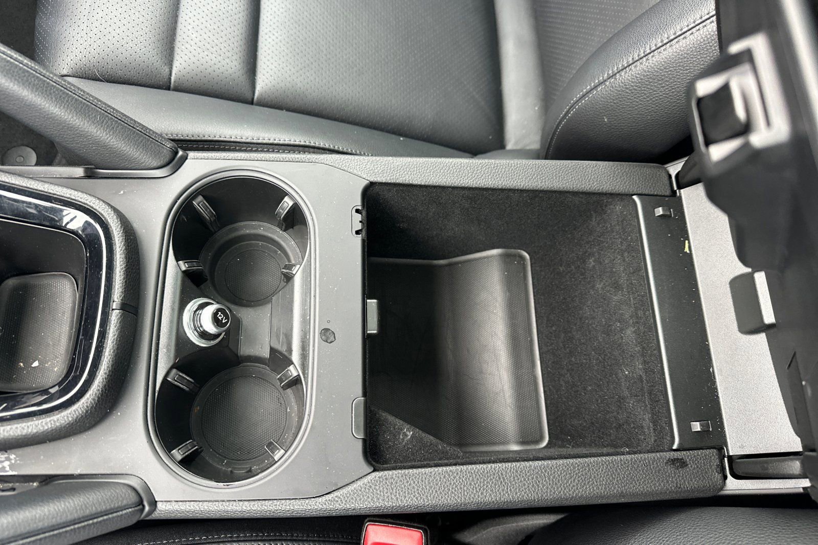 Used 2024 Porsche Cayenne image 32