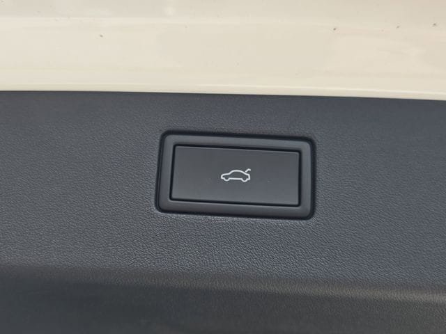 New 2026 Volkswagen Tiguan SEL R-Line AWD/4WD image 30