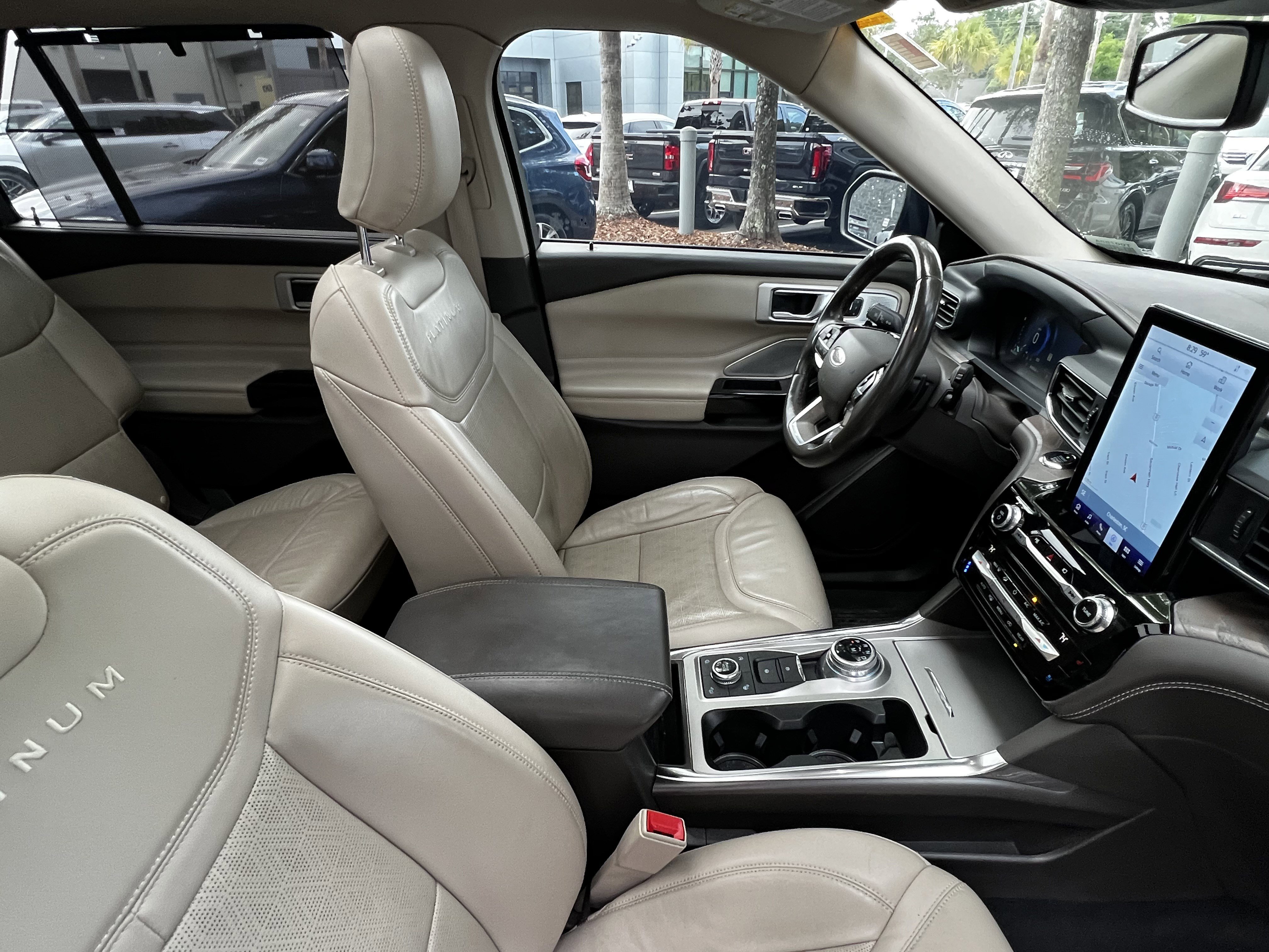 Used 2021 Ford Explorer Platinum w/ Equipment Group 601A AWD/4WD image 48