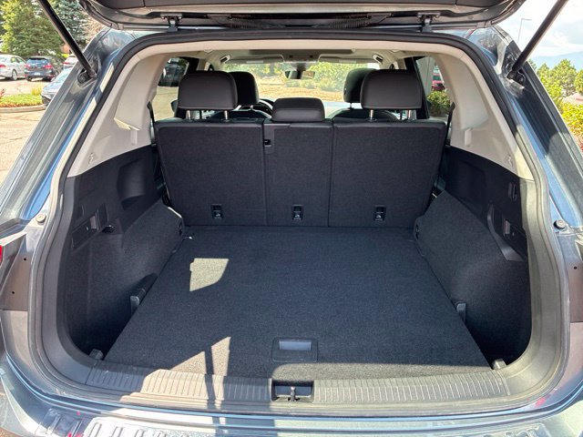 Used 2023 Volkswagen Tiguan SE w/ Panoramic Sunroof Package AWD/4WD image 7