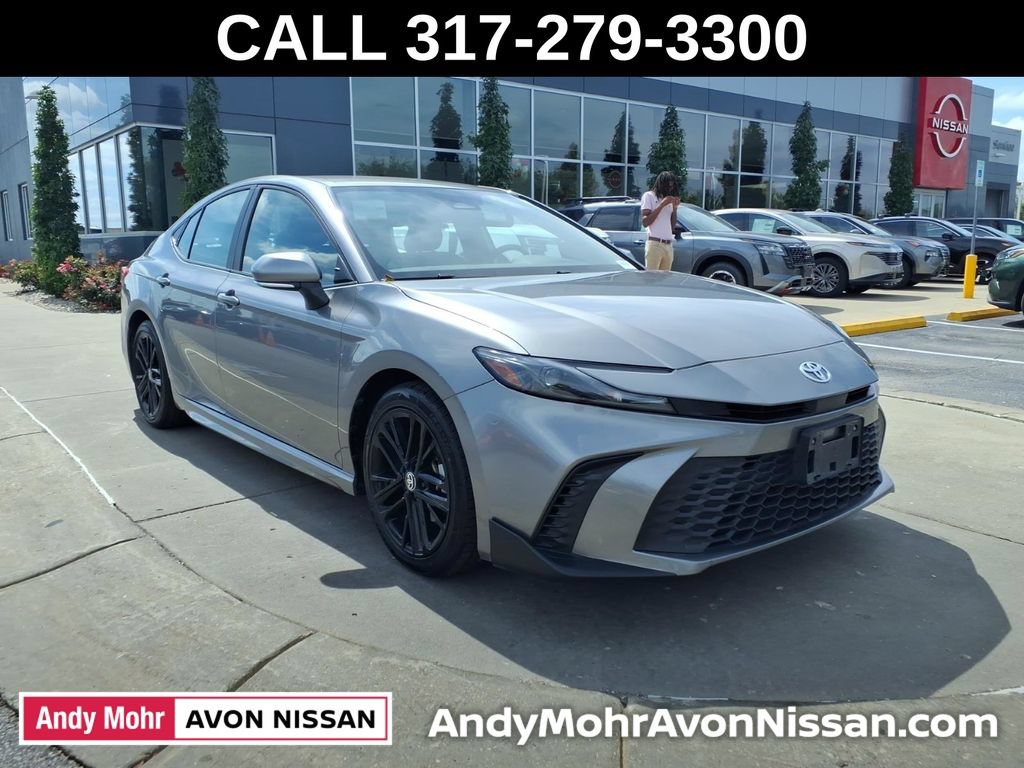 Used 2025 Toyota Camry SE FWD image 2
