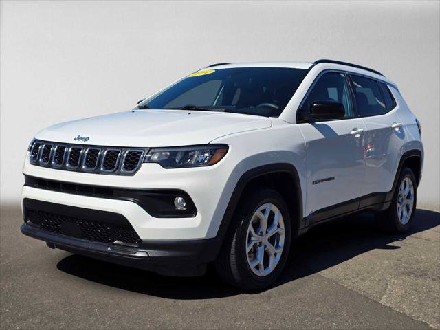 Used 2024 Jeep Compass Latitude AWD/4WD image 7
