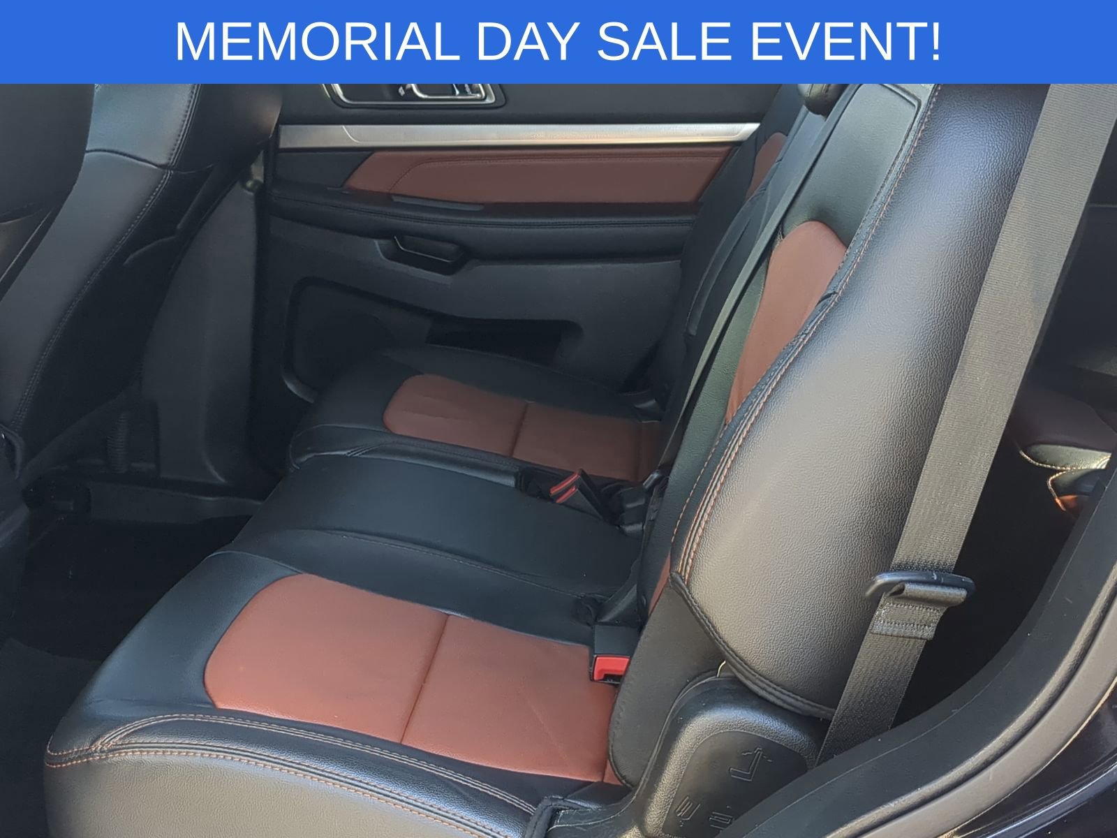 Used 2019 Ford Explorer XLT w/ Equipment Group 202A AWD/4WD image 26