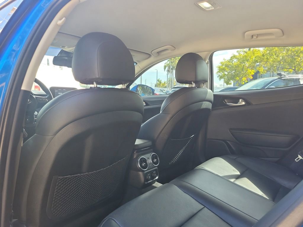Used 2019 Kia Stinger RWD image 14