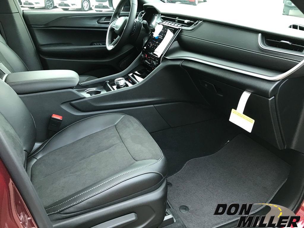 New 2025 Jeep Grand Cherokee L Altitude image 25