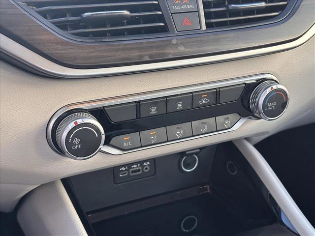 Used 2024 Nissan Altima 2.5 SV image 14