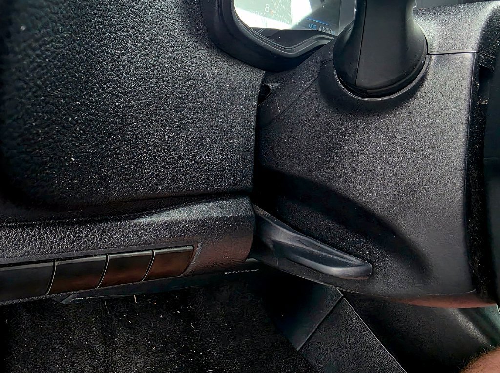 Used 2025 Toyota Corolla LE FWD image 14