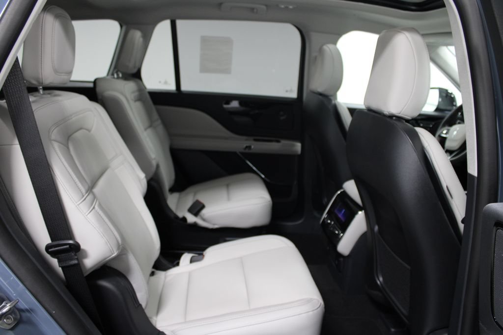 New 2026 Lincoln Aviator Reserve w/ Illumination Package RWD image 23