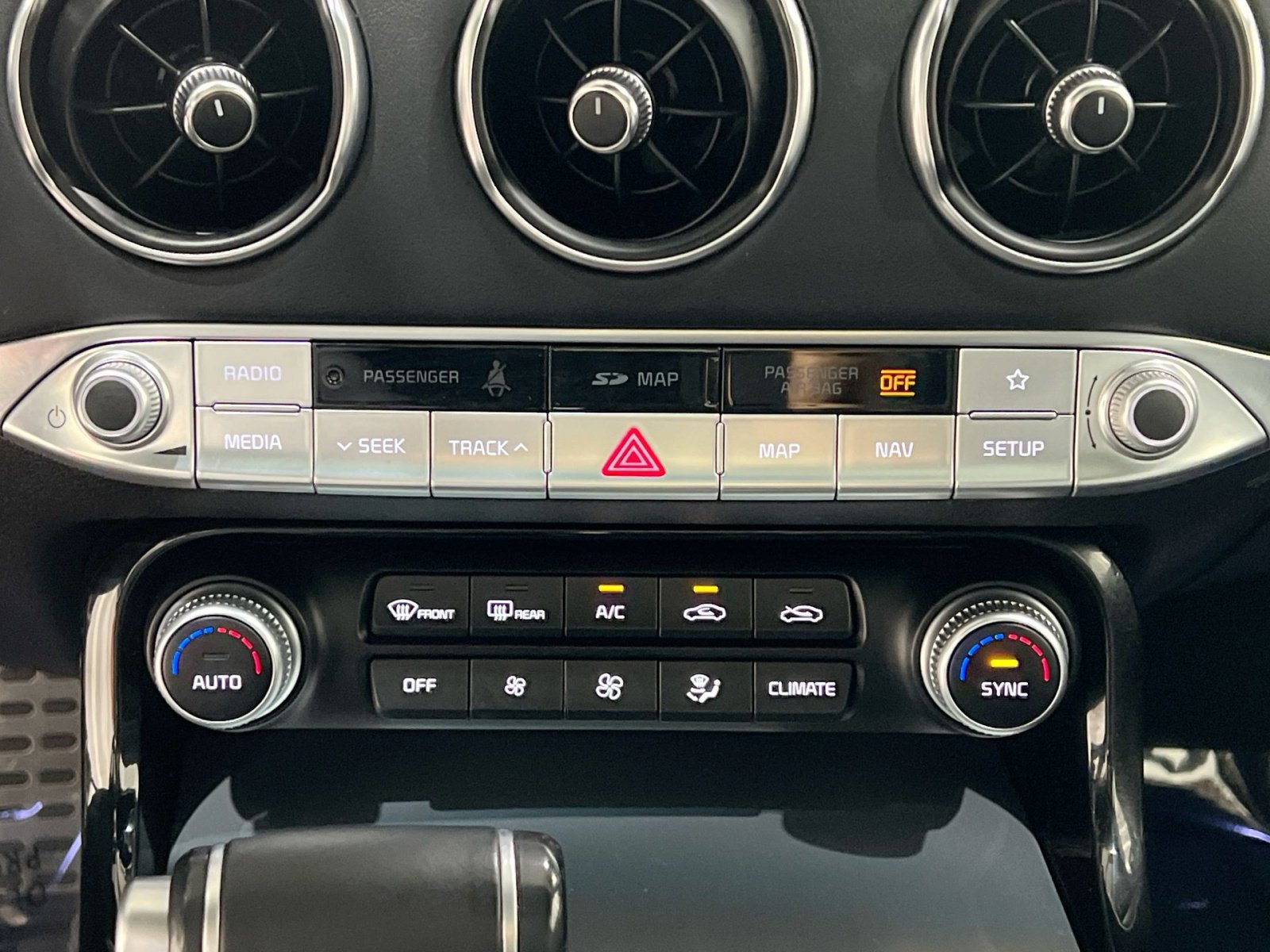 Used 2018 Kia Stinger GT1 image 18