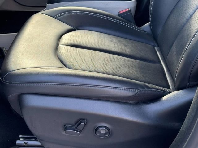 Used 2024 Chrysler Pacifica Touring-L FWD image 29