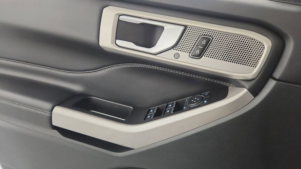 Used 2023 Ford Explorer XLT w/ Equipment Group 202A image 15