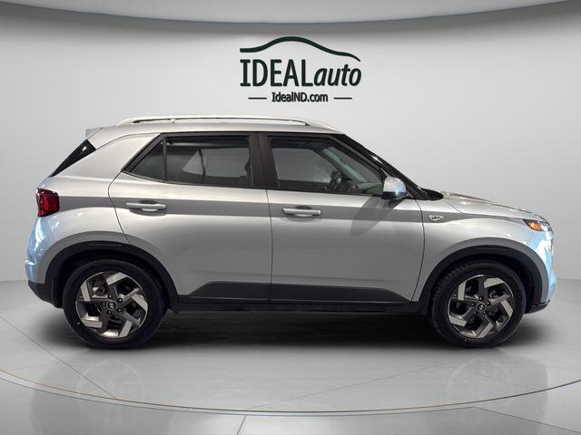 Used 2022 Hyundai Venue SEL image 18