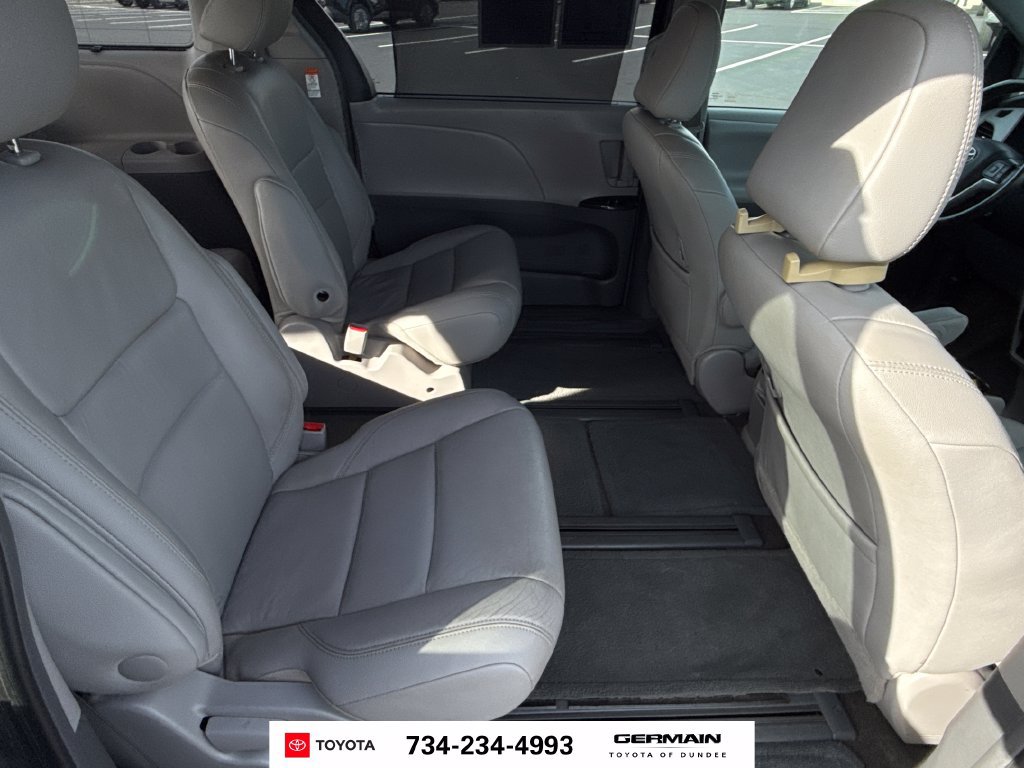 Used 2017 Toyota Sienna XLE w/ XLE Navigation Package AWD/4WD image 15