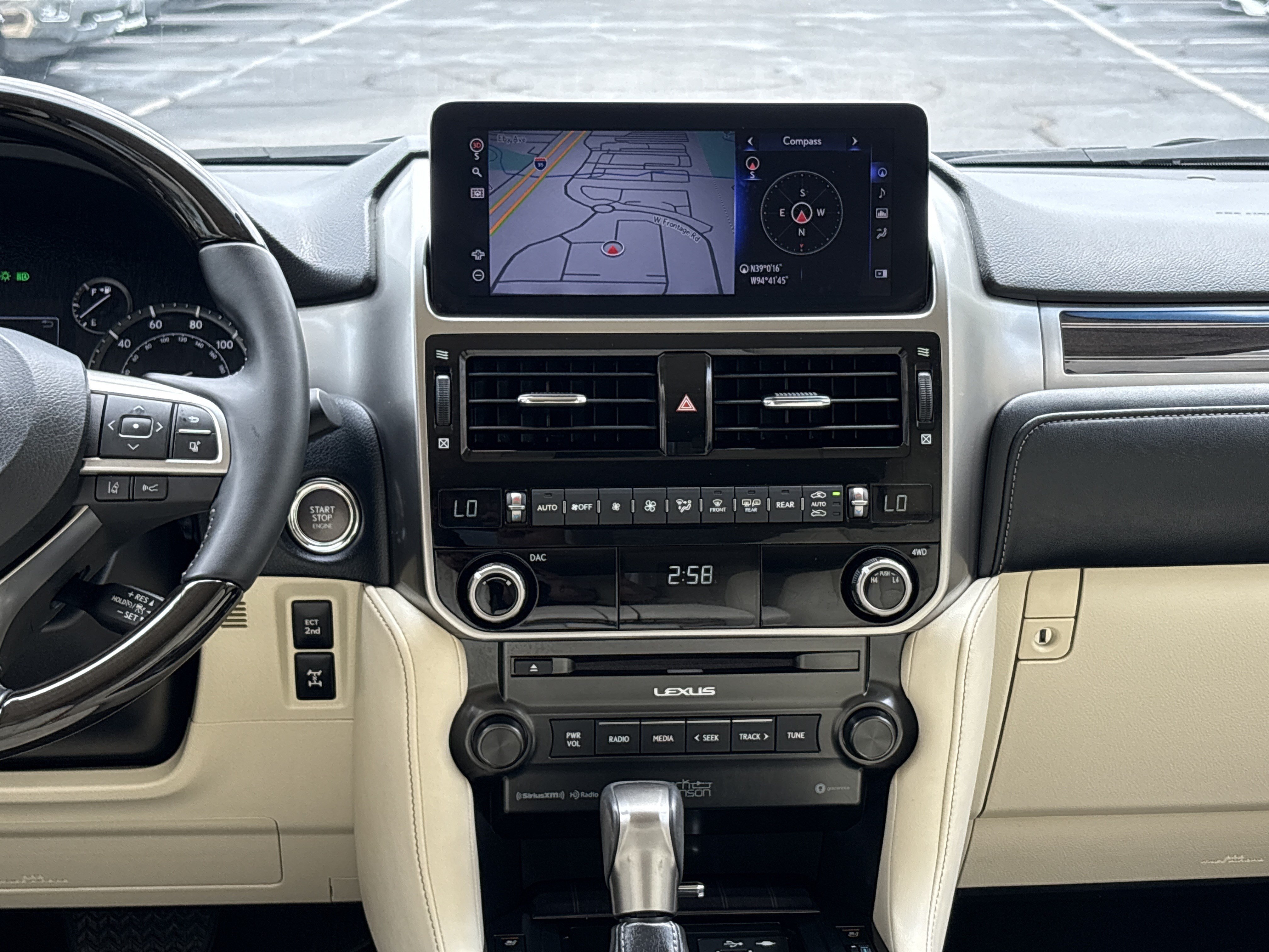 Used 2023 Lexus GX 460 Premium AWD/4WD image 30