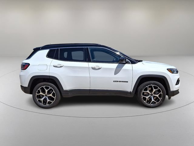 Used 2025 Jeep Compass Limited AWD/4WD image 12