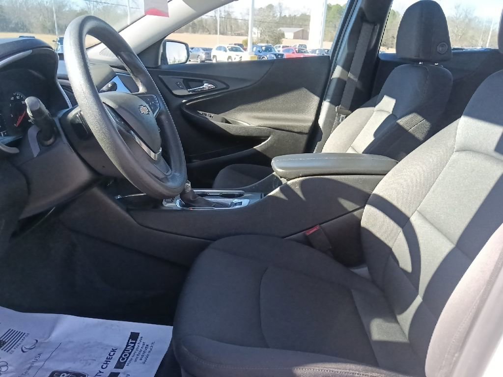 Used 2024 Chevrolet Malibu LT image 16