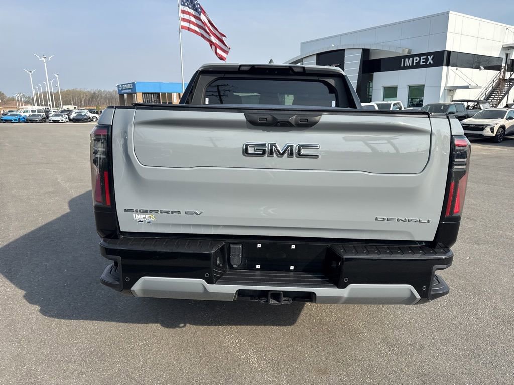 Used 2024 GMC Sierra EV Denali image 4