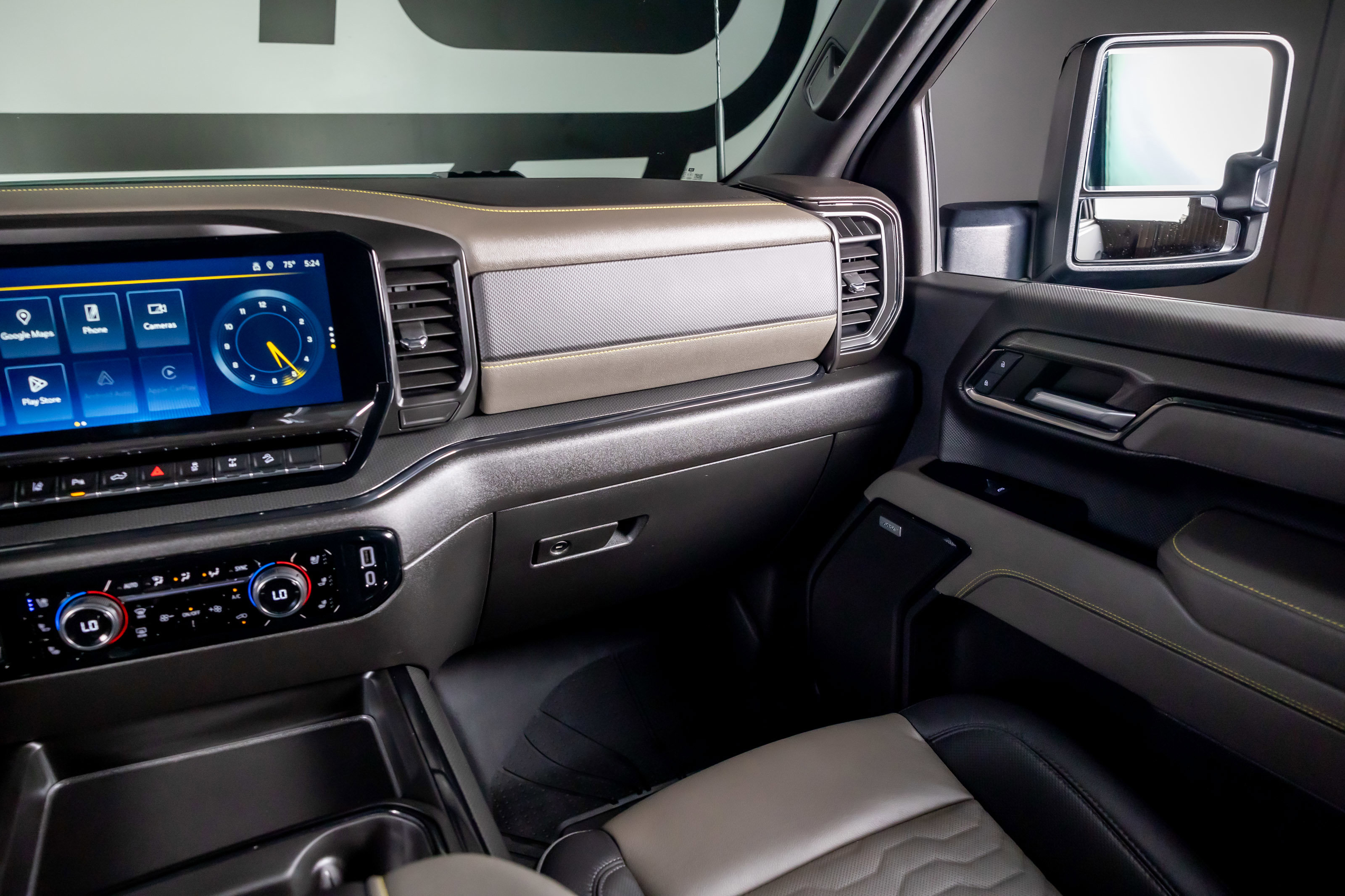 Used 2024 Chevrolet Silverado 2500 ZR2 w/ LPO, Dark Essentials Package AWD/4WD image 8