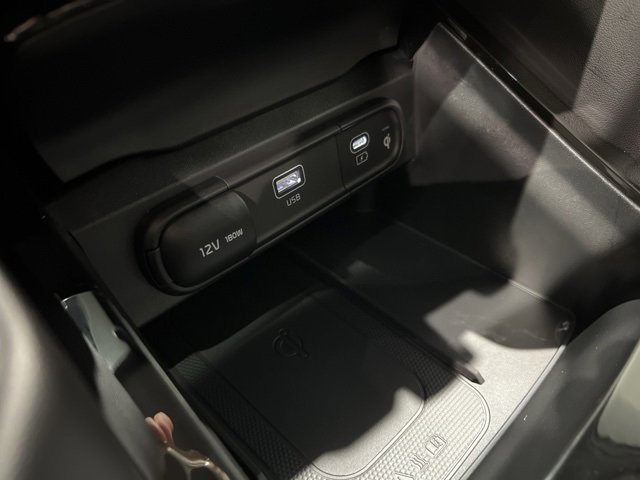 Used 2025 Kia Telluride AWD image 24