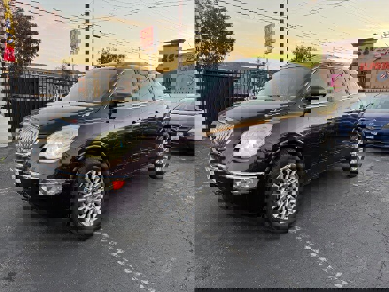 Used 2009 Buick Enclave CXL w/ Driver Confidence Package image 1