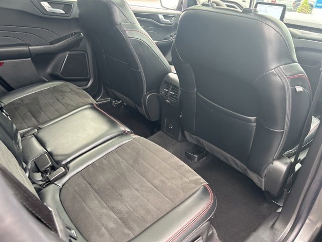 Used 2022 Ford Escape SEL w/ SEL Stealth AWD Package image 11