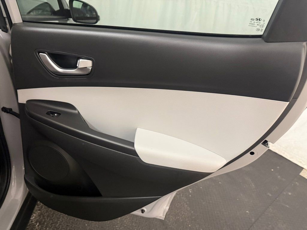 Certified 2023 Hyundai Kona SEL w/ Convenience Package image 30