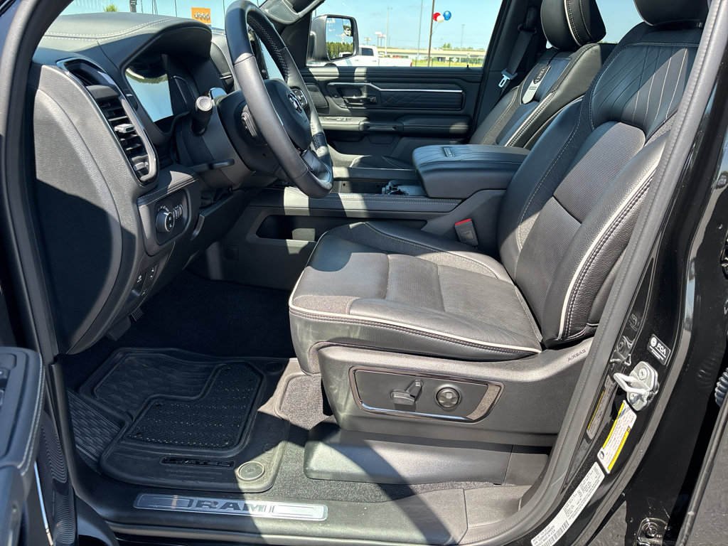 Used 2025 RAM 1500 Limited AWD/4WD image 14