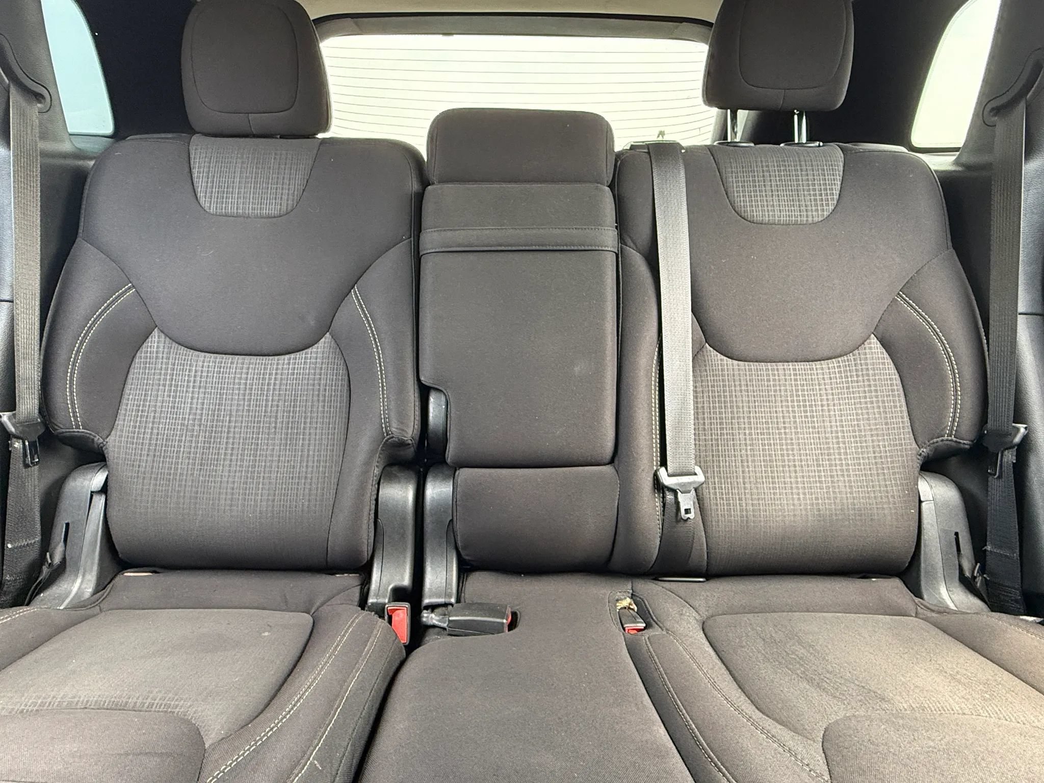 Used 2017 Jeep Cherokee Latitude w/ Safety/Convenience Group AWD/4WD image 22