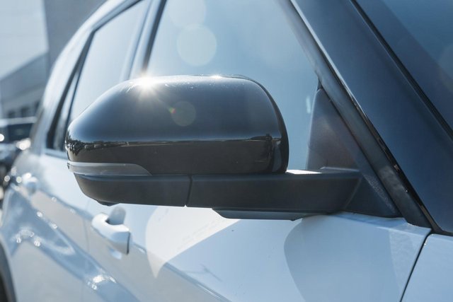 Used 2025 Ford Explorer ST-Line w/ ST-Line Street Pack image 17