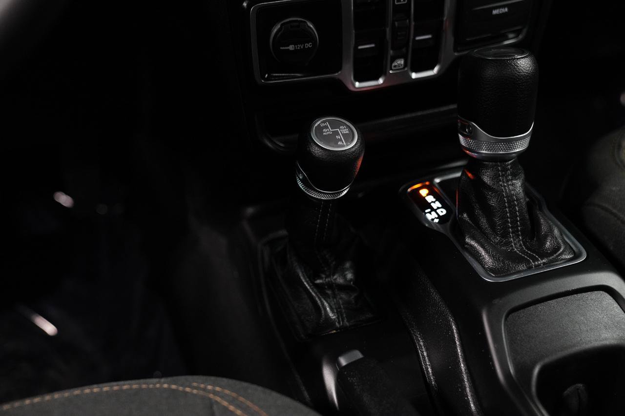 Used 2024 Jeep Wrangler Unlimited w/ Convenience Group AWD/4WD image 34
